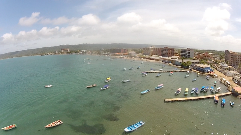File:Port in Venezuela, coloured boats.png