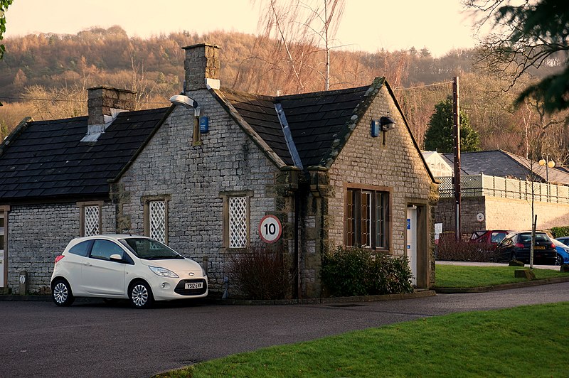 File:Porter's Lodge, Newholme Hospital.jpg