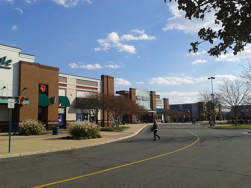 File:Potomac Yards shopping center, Alexandria, Virginia - 2.jpeg