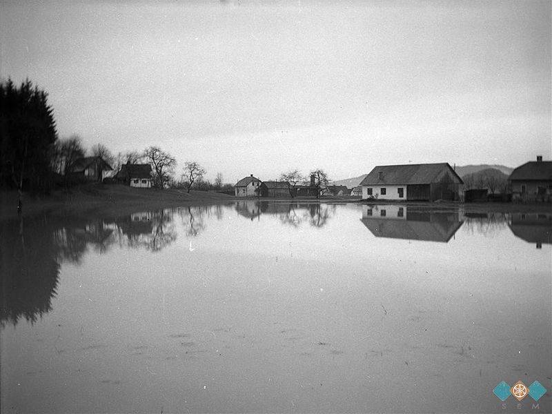 File:Povodenj Bistrice v Nožicah leta 1940.jpg