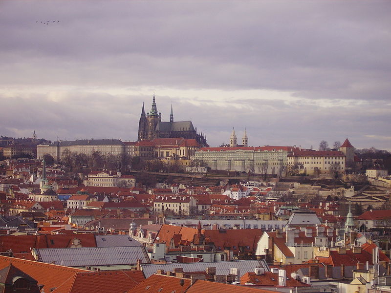 File:Prag Rathaus Hradshin 2.JPG