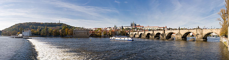 File:Prague Vltava pano - Oct 2010.jpg