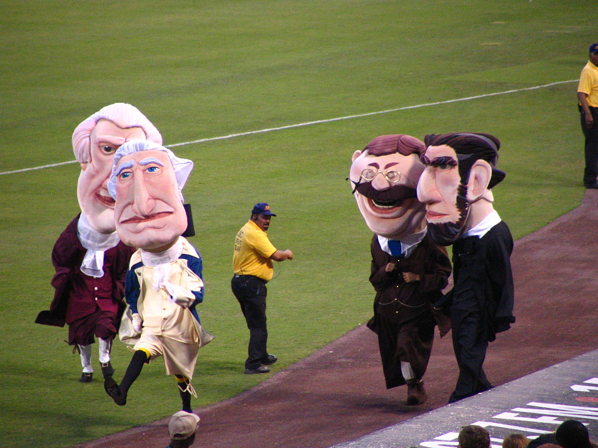 Nationals' Racing Presidents join President Biden for 4th of July