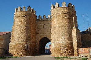 Villalpando - Puerta de la Villa