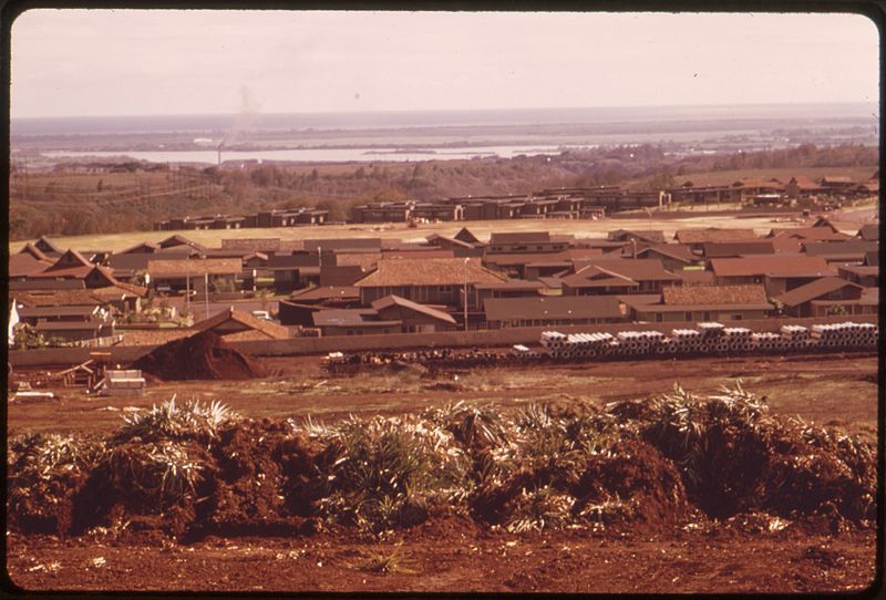 File:REZONING OF "SURPLUS PINEAPPLE LAND" ENABLED PINEAPPLE GROWERS-TURNED-DEVELOPERS TO BUILD THIS SUBDIVISION IN... - NARA - 553706.jpg