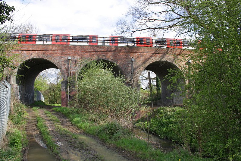 File:Railway viaduct over stream and path - geograph.org.uk - 2919718.jpg