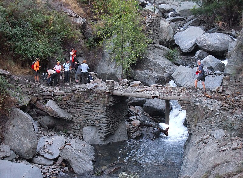 File:Rio Poqueira03.jpg