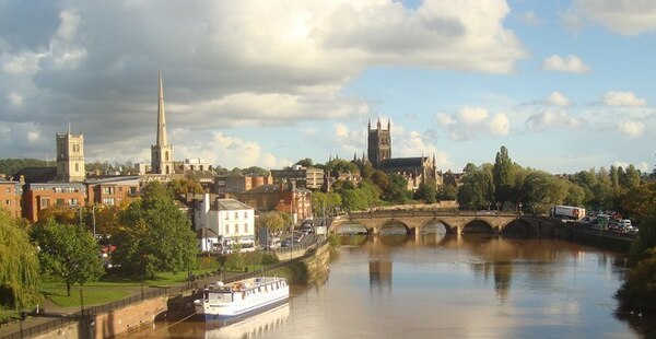 Image: River Severn, Central Worcester   geograph.org.uk   3185511 (cropped)