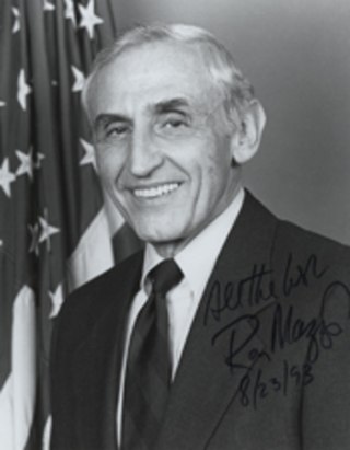 <span class="mw-page-title-main">Romano Mazzoli</span> American politician and lawyer (1932–2022)