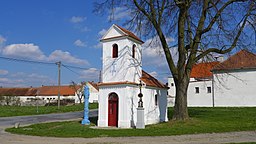 Rozkoš - kaple se zvonicí.JPG