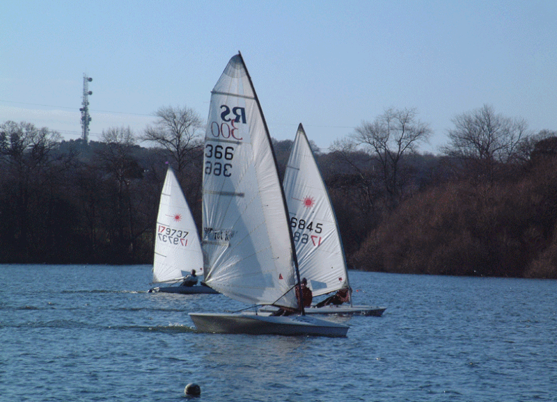 File:Sailing at Aldenham Reservoir.gif