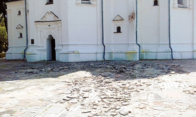 File:Saint Catherine's Church in Chernihiv, 19 June 2022.jpg