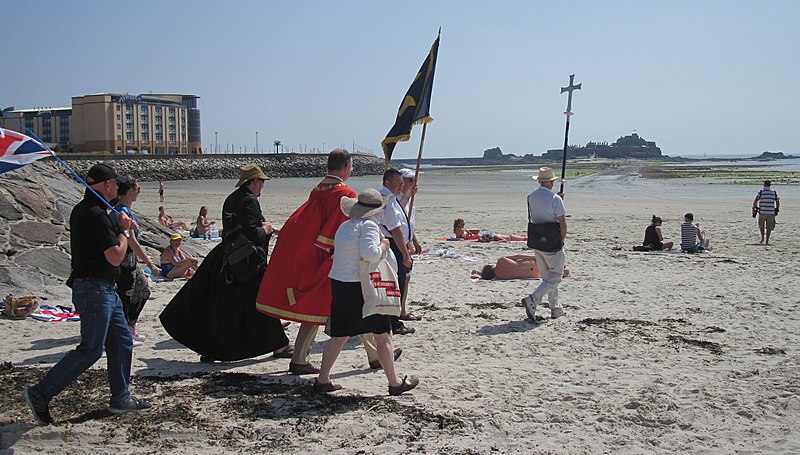 File:Saint Helier Pilgrimage 2013 06.jpg