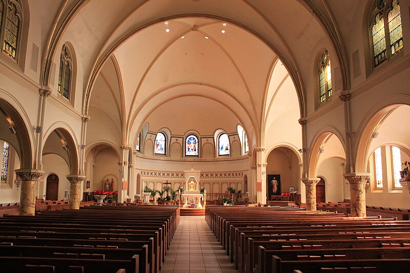 File:Saint Thomas the Apostle Cahtolic Church Sanctuary Ann Arbor Michigan.JPG