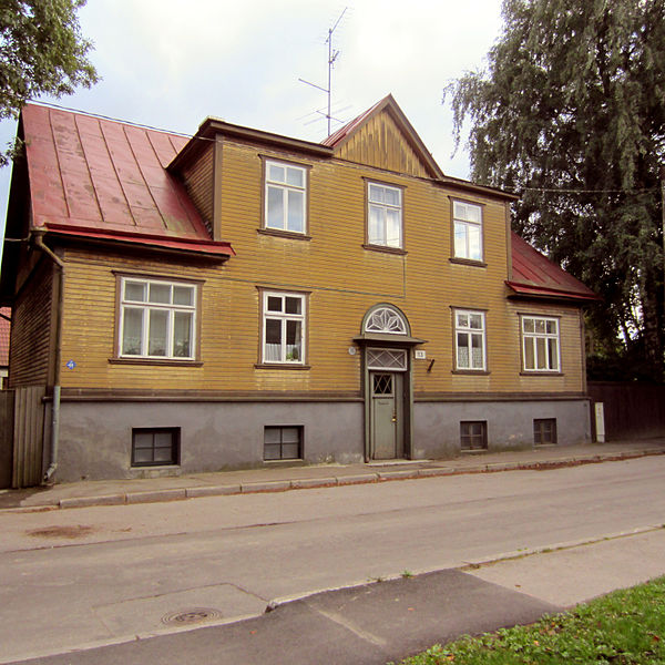 File:Saturni 13, Tallinn.JPG