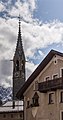 Zicht op toren van de Reformierte Kirche Sent.