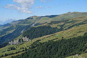 Vue du mont Clocher depuis le col du Joly à l'est.