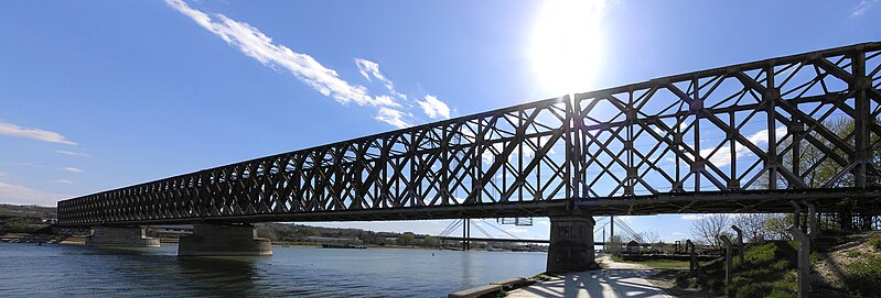 File:Serbia, Belgrade, Old railway bridge, 10.04.2011.jpg