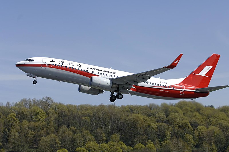 File:Shanghai Airlines SH B737-800.jpg