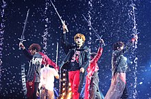 Shinee at the SHINee World Concert II in Taiwan 02.jpg
