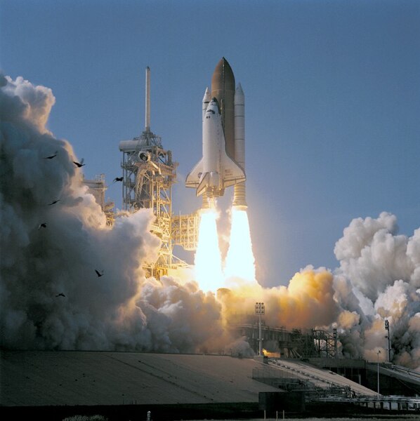 File:Space-Shuttle-Atlantis-Lancering.jpg