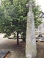 Stèle tronconique cannelée (Ier millénaire avant J.C.) ; granite.