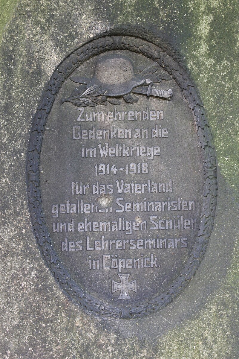 Tafel am Ehrenmal gefallener Seminarstudenten Köpenick.jpg