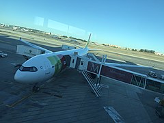 Airbus A330neo à Lisbonne en provenance de Chicago