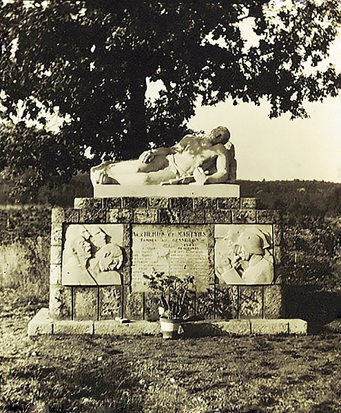File:The monument of Bessillon by the sculptor Victor Nicolas.jpg