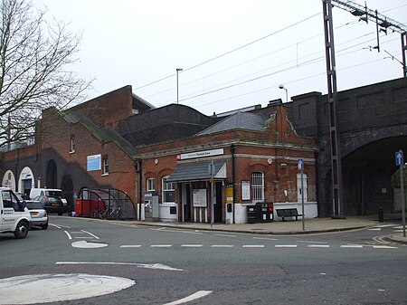 Theobalds Grove stn building