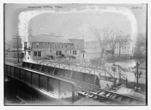 Thomas Brothers Airplane Company in Ithaca, New York im Jahr 1915.jpg