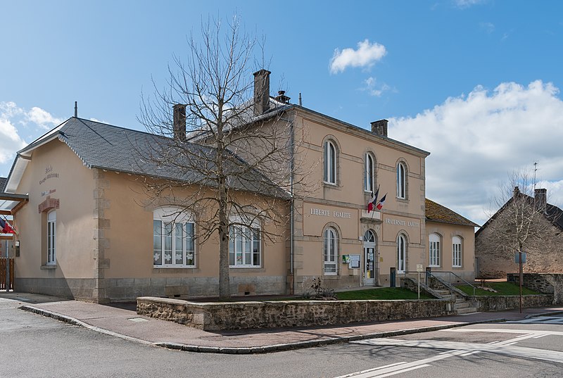 File:Town hall of La Croisille-sur-Briance (2).jpg