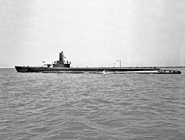 USS Skate (SS-305) în largul șantierului naval din Insula Mare pe 28 iulie 1943.jpg