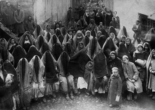 Group of Uzbek women in the old city of Tashkent, 1924