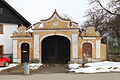 Vstupní brána do domu číslo popisné 5 ve Vísce, části obce Březovice na Mladoboleslavsku.