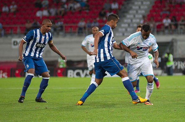 Danilo (centre) playing for Porto in 2013