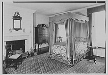 One of the bedrooms Van Cortlandt mansion, Van Cortlandt Park, Bronx, New York. LOC gsc.5a16021.jpg