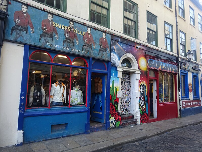 File:Vintage shops, Dublin.jpg