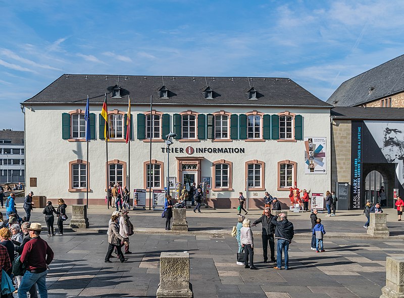 File:Visitor centre in Trier.jpg