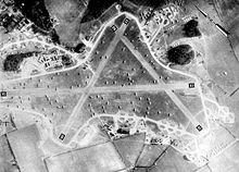 RAF Welford, mai 1944. Les CG-4 Gliders et C-47 du 435th Troop Carrier Group garés partout où l'on peut trouver de la place, un mois avant l'invasion de la France le Jour J.