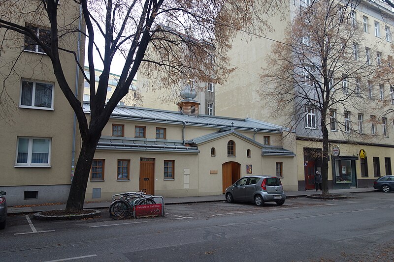 File:Wien, Kloster der Kleinen Schwestern vom Lamm, Dammstraße.jpg