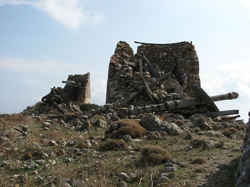 File:Windmills on Kimolos 04.jpg