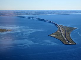 Øresund Bridge from the air in September 2015.jpg