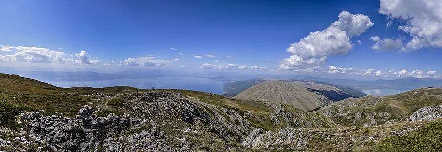 View on Lake Ohrid and Lake Prespa from the mountain Galičica. Author: Darkocv — Darko Cvetanovski
