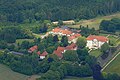 Bei Schloss Harkotten in Füchtorf bei Sassenberg, Nordrhein-Westfalen, handelt es sich um eine Doppelschlossanlage. Schloss von Ketteler ist ein um 1767 fertiggestelltes Barockschloss. Schloss von Korff wurde 1804 bis 1806 im Stil des Klassizismus erbaut. Vorgängerbauten stammten aus dem 14. Jahrhundert.