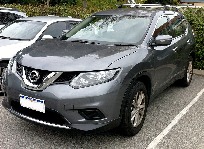 2015 Nissan X-Trail (T32) ST wagon (2015-09-04).JPG