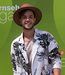 2018-05-13 ZDF Fernsehgarten Luca Hänni-7826.jpg