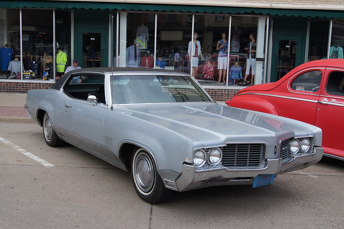 Oldsmobile Delta 88 Royale