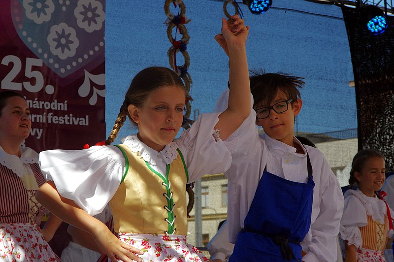 File:7.7.18 Klatovy Folklore Festival 133 (42551657064).jpg