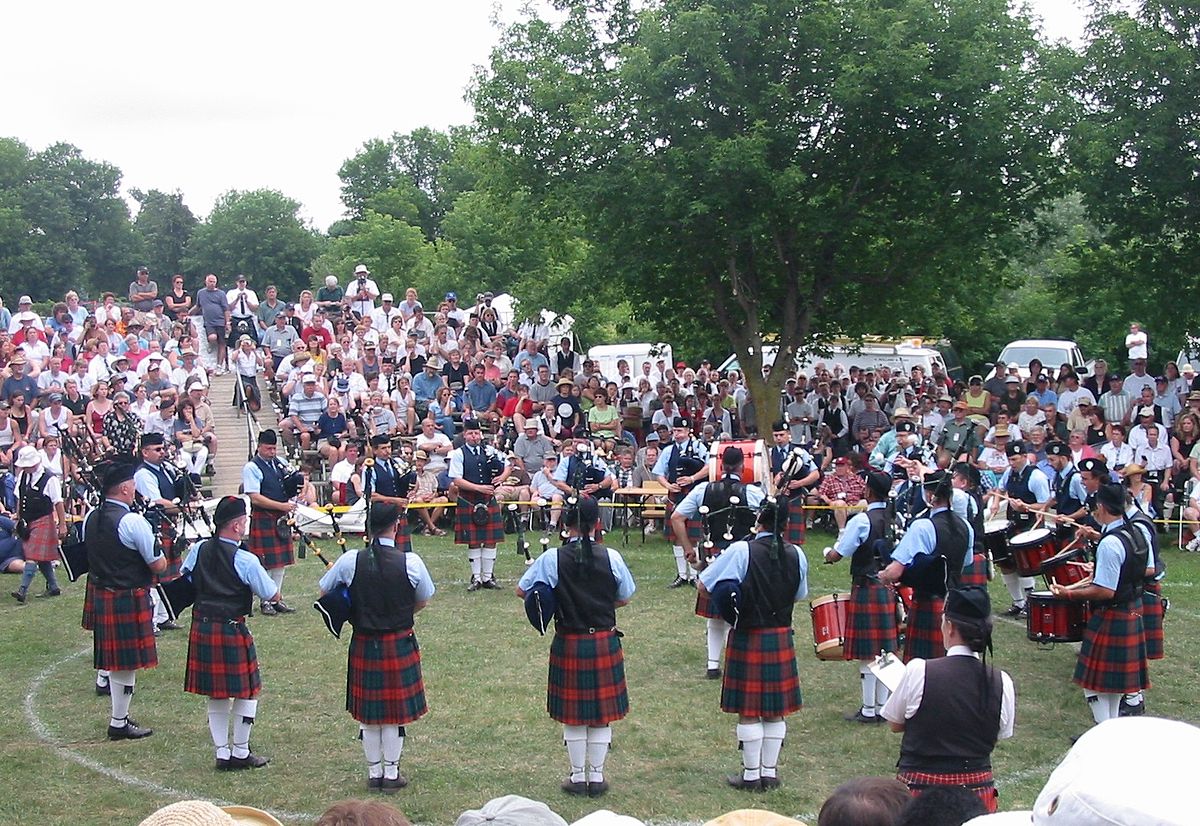 The highland games перевод. St Andrew's College.